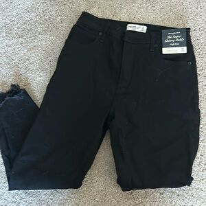 NWT skinny jeans
